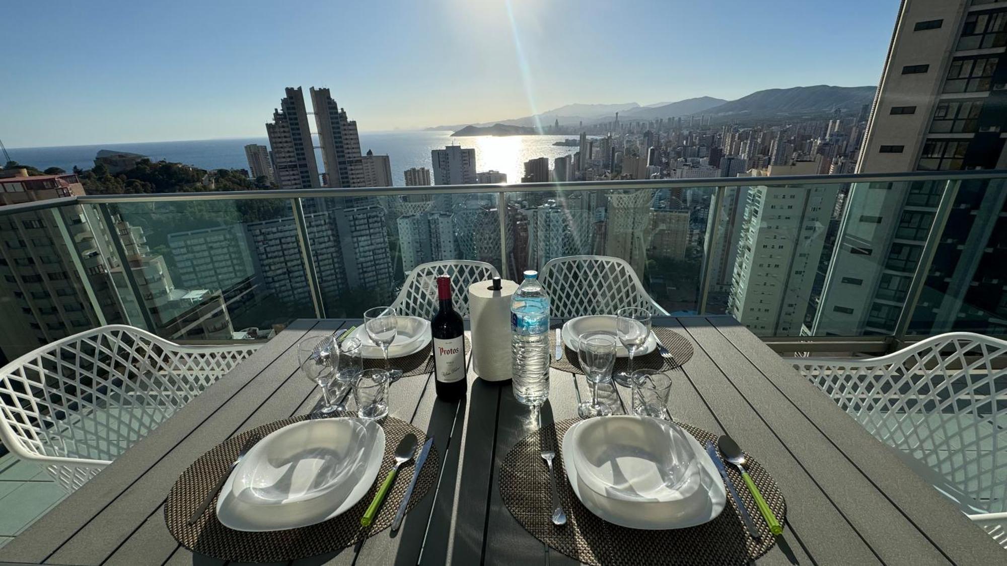 Highrise Apartment With Stunning Views From Private Balcony 85 Benidorm Exteriör bild